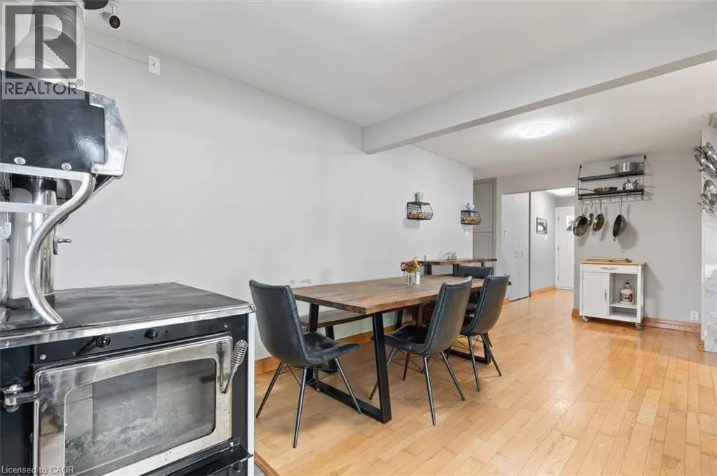 40 RENNIE Drive