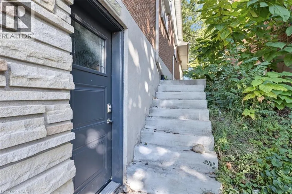 40 RENNIE Drive