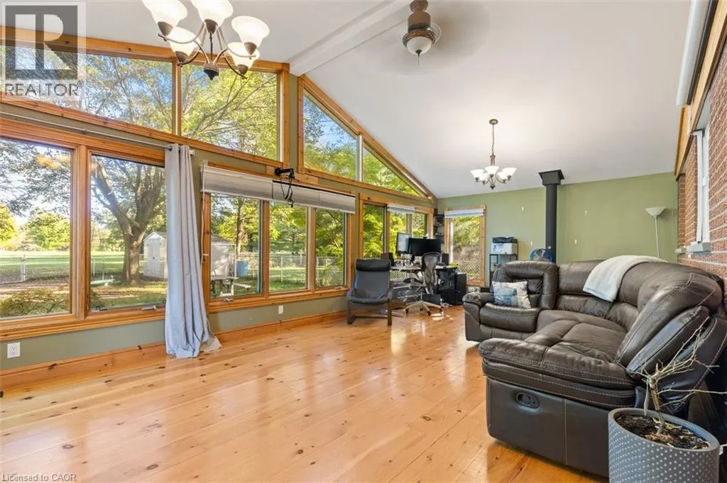 40 RENNIE Drive