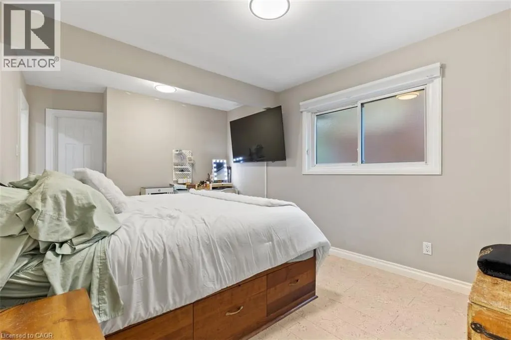 40 RENNIE Drive