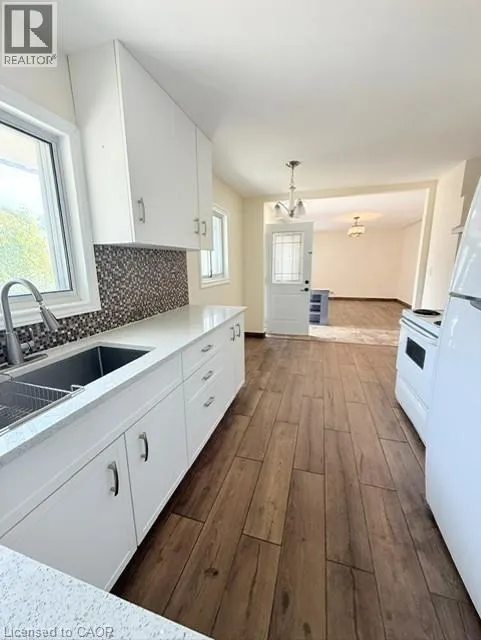 1090 WINTERHALT Avenue Unit# Main, #Main
