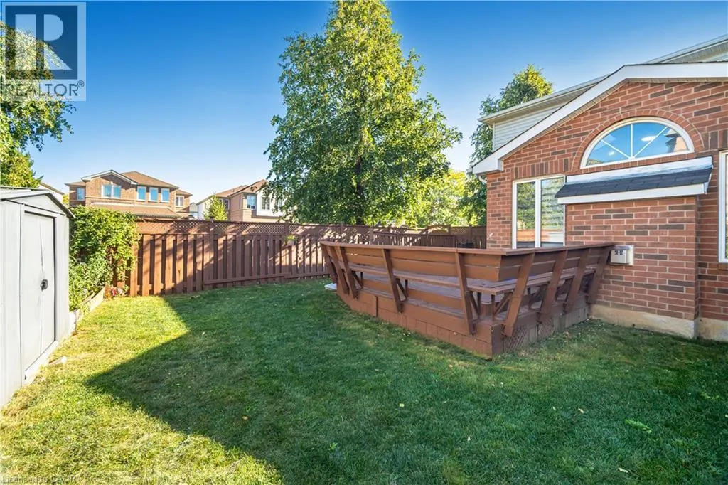 16 FEATHERTOP Lane