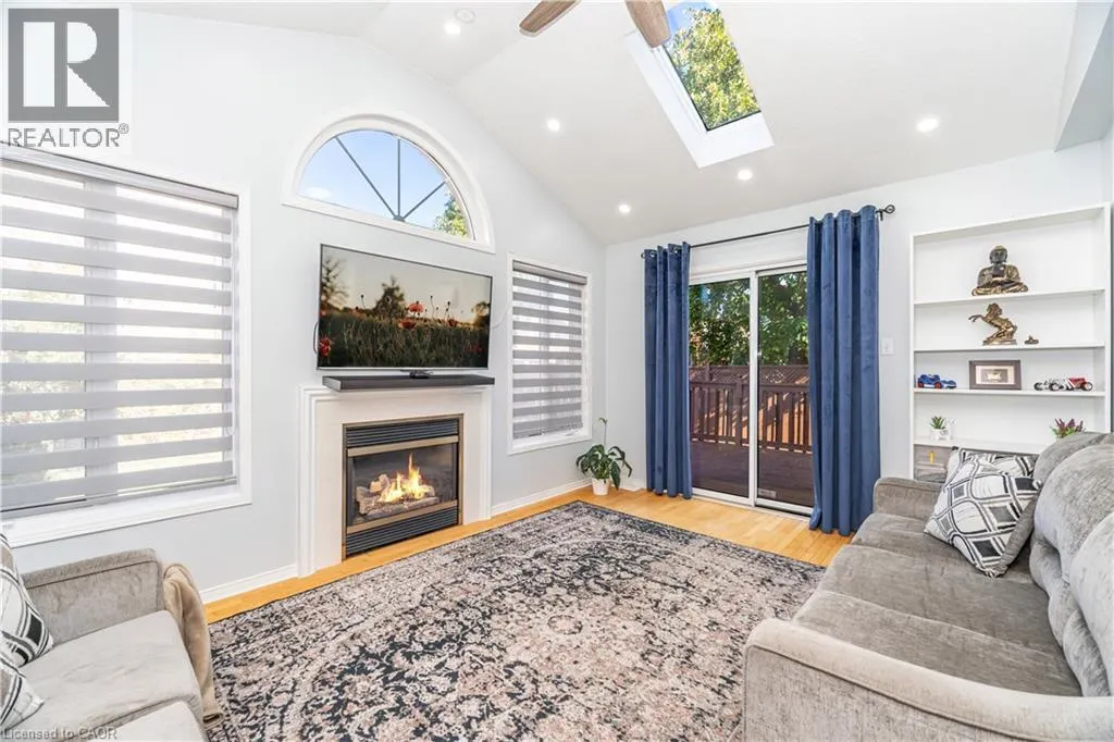 16 FEATHERTOP Lane