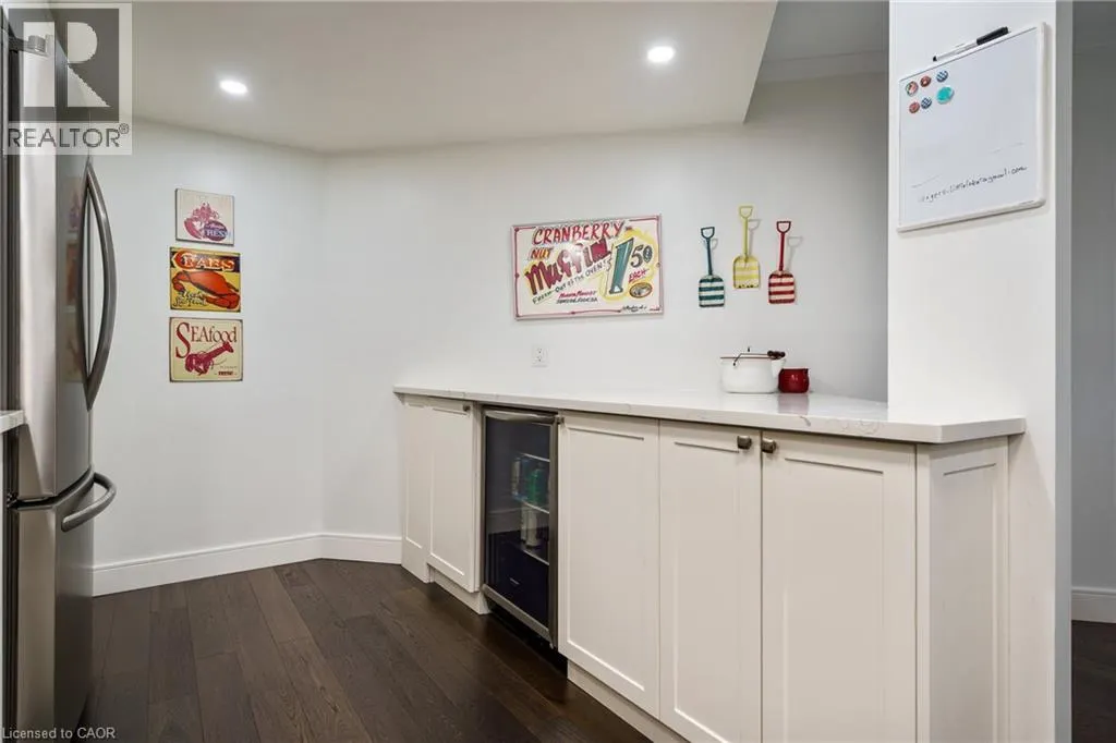 150 WILSON Street W Unit# 301, #301