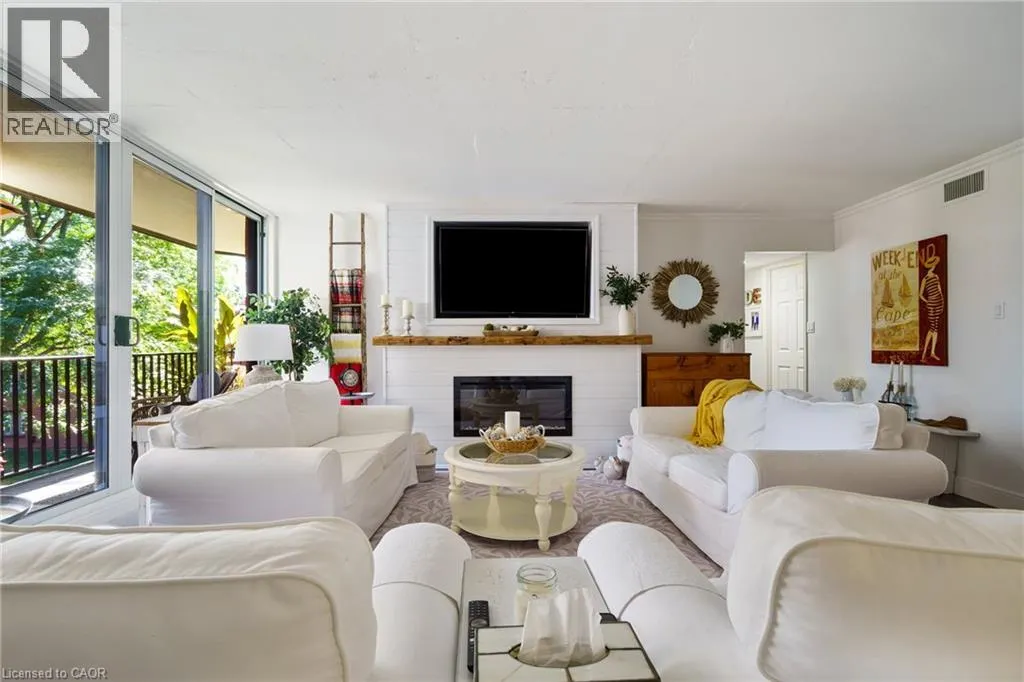 150 WILSON Street W Unit# 301, #301