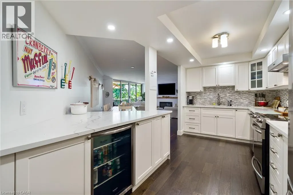 150 WILSON Street W Unit# 301, #301