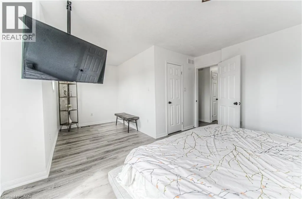 583 WINDFLOWER Crescent
