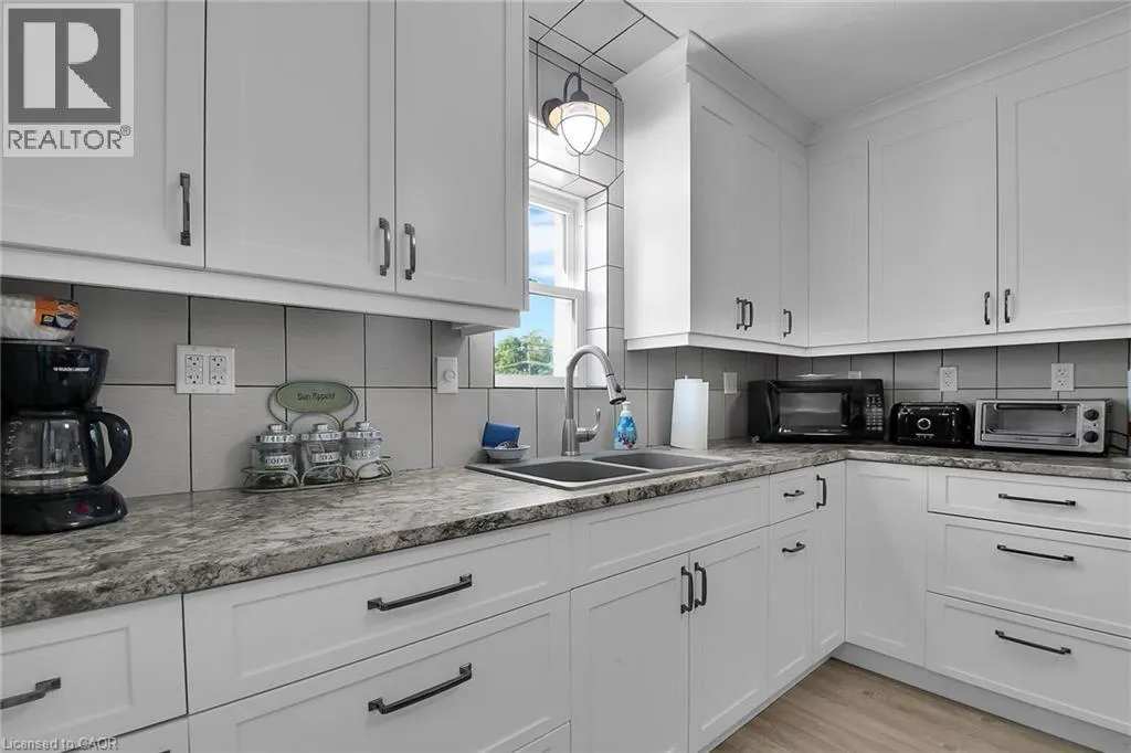 015193 GREY BRUCE Townline