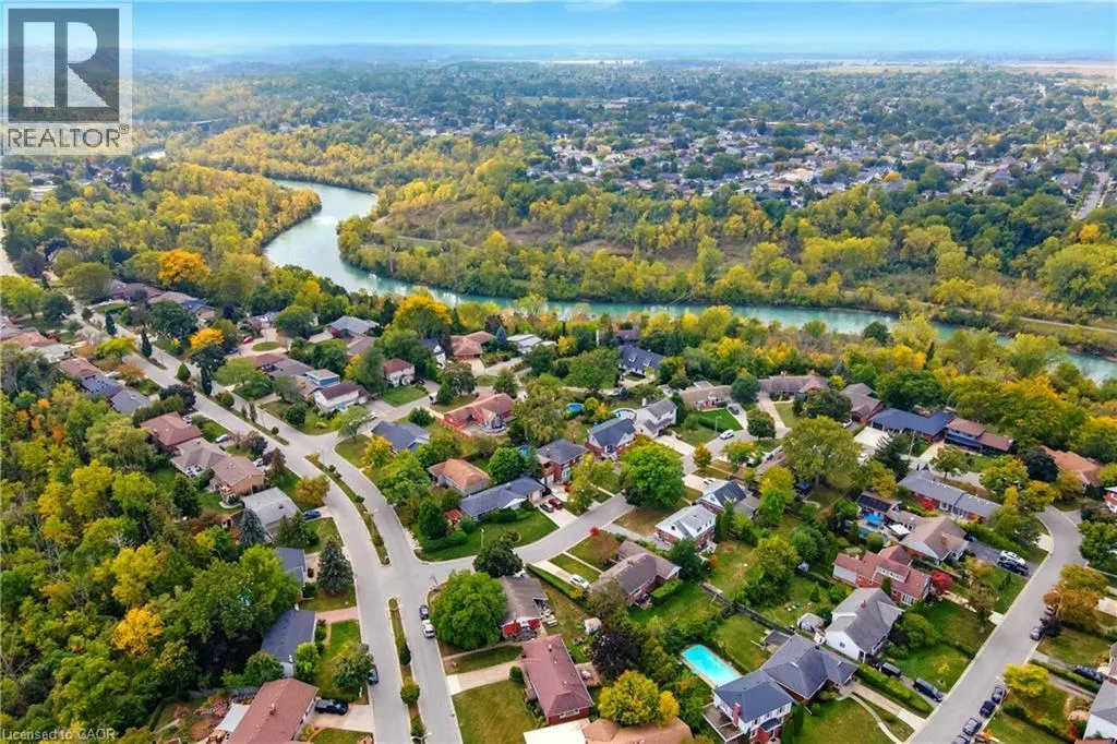 10 RIVERVIEW Boulevard