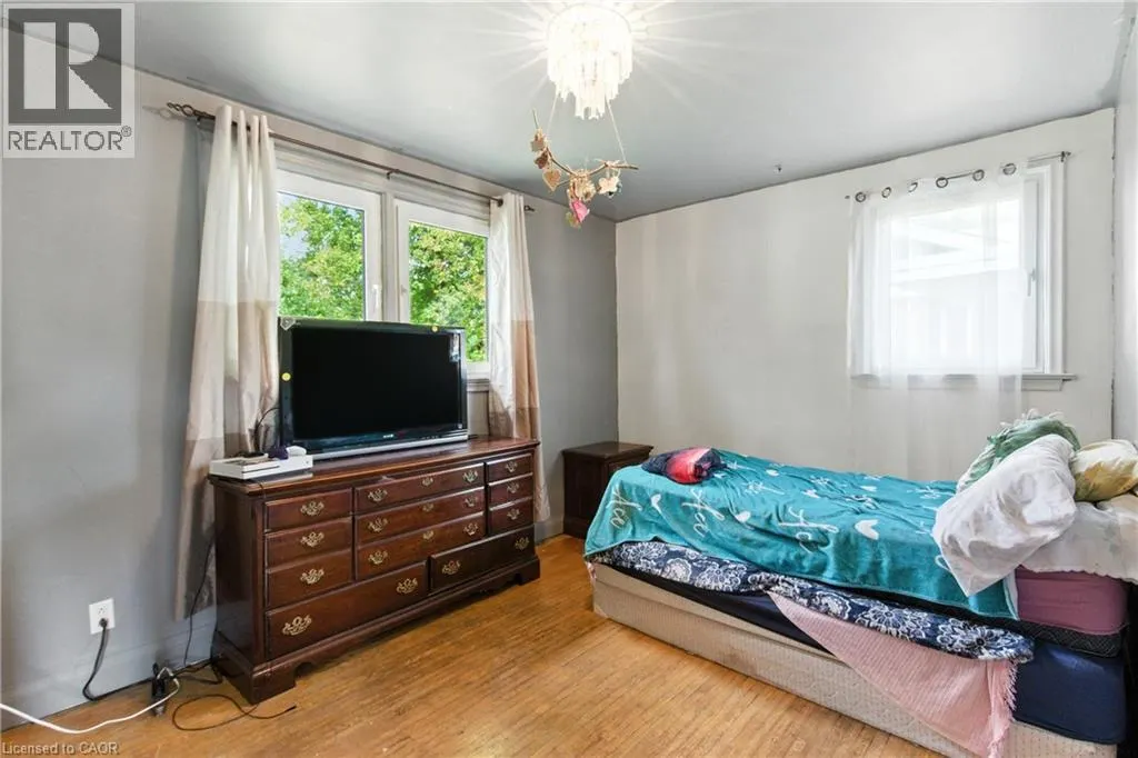 10 RIVERVIEW Boulevard