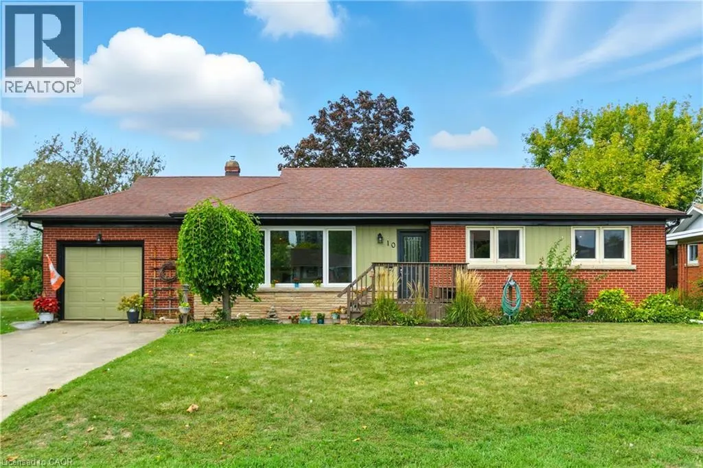 10 RIVERVIEW Boulevard
