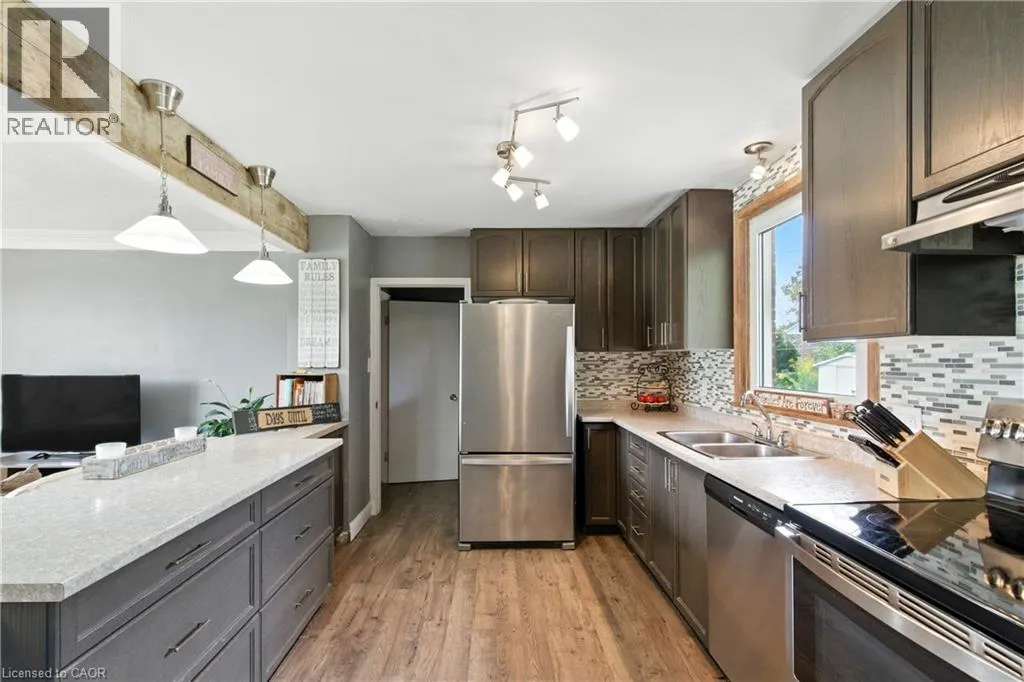 10 RIVERVIEW Boulevard