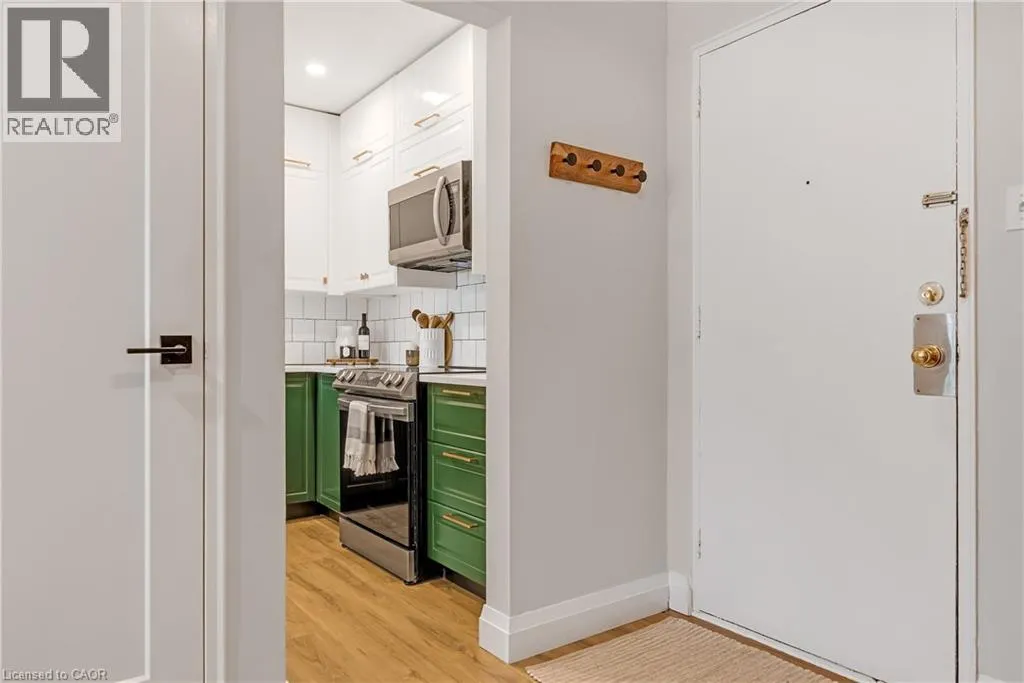 37 MERICOURT Road Unit# 208, #208
