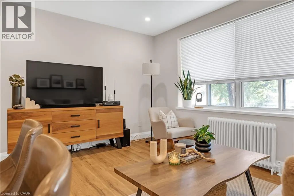 37 MERICOURT Road Unit# 208, #208