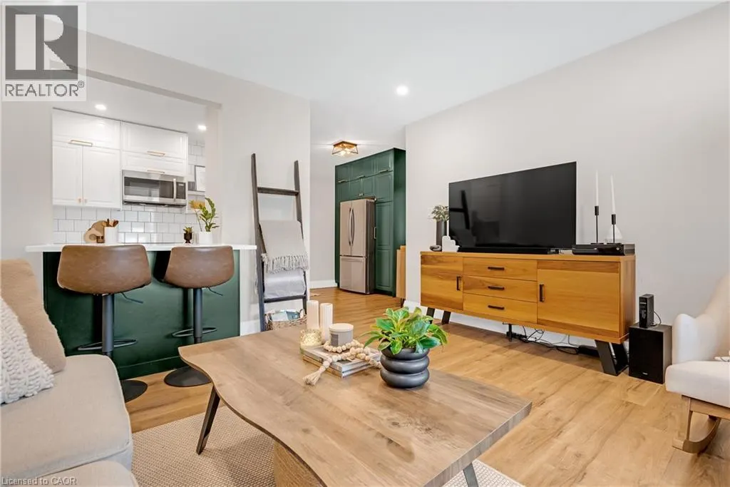 37 MERICOURT Road Unit# 208, #208