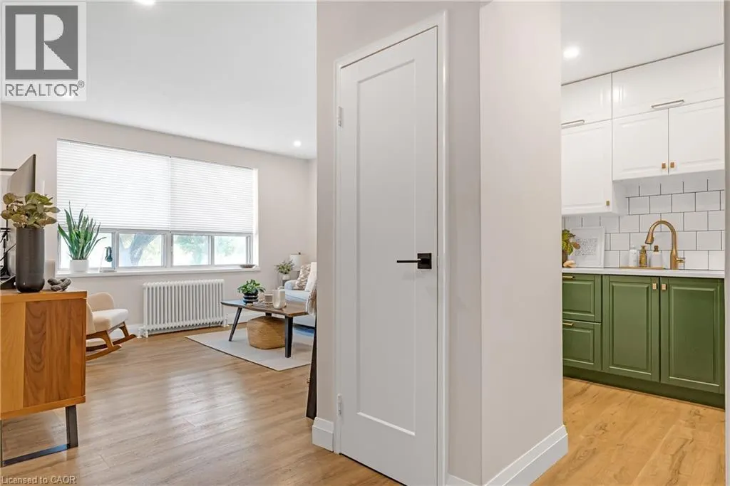 37 MERICOURT Road Unit# 208, #208
