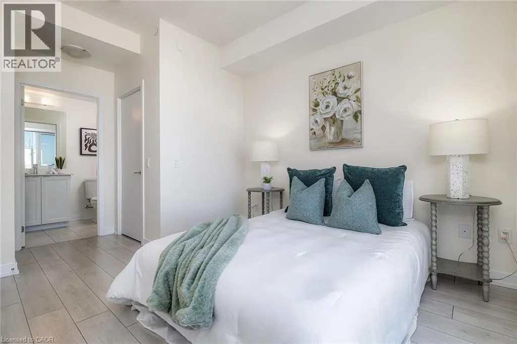 55 DUKE Street W Unit# 1401, #1401