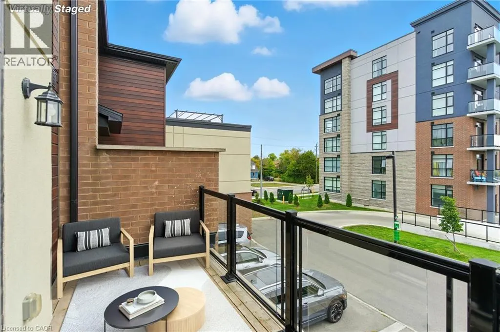 590 NORTH SERVICE Road Unit# 4, #4