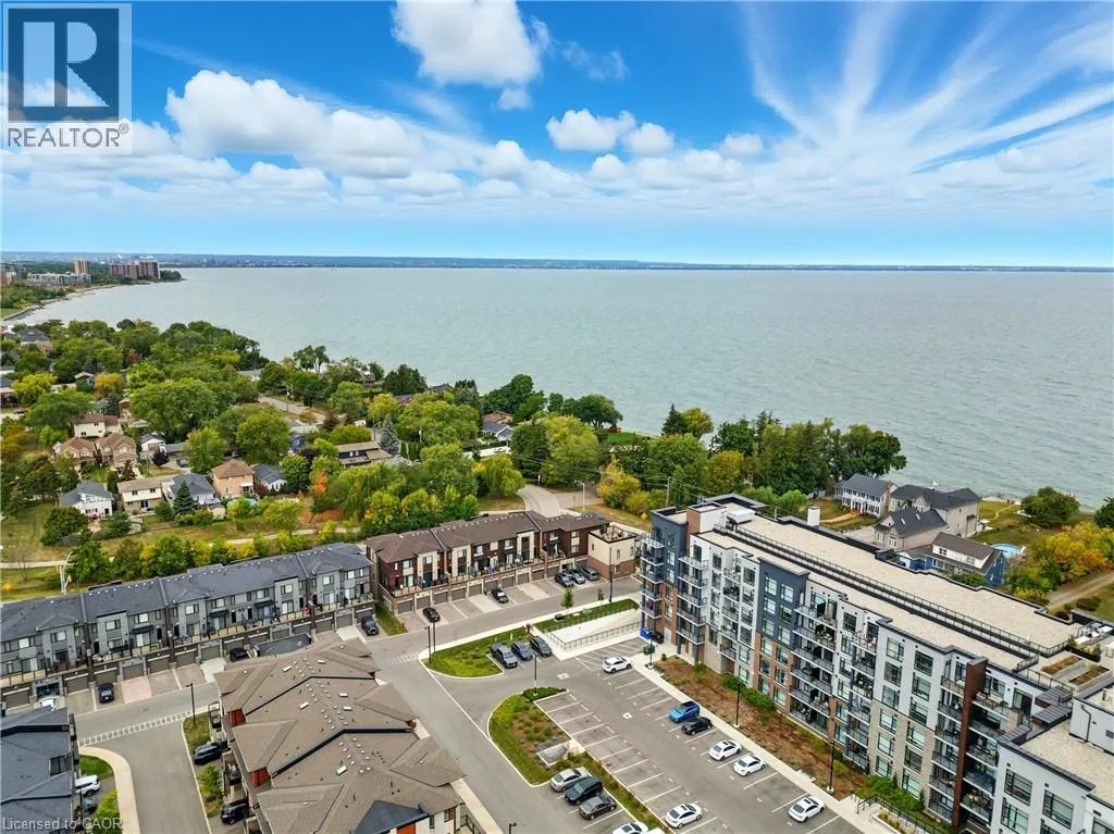 590 NORTH SERVICE Road Unit# 4, #4