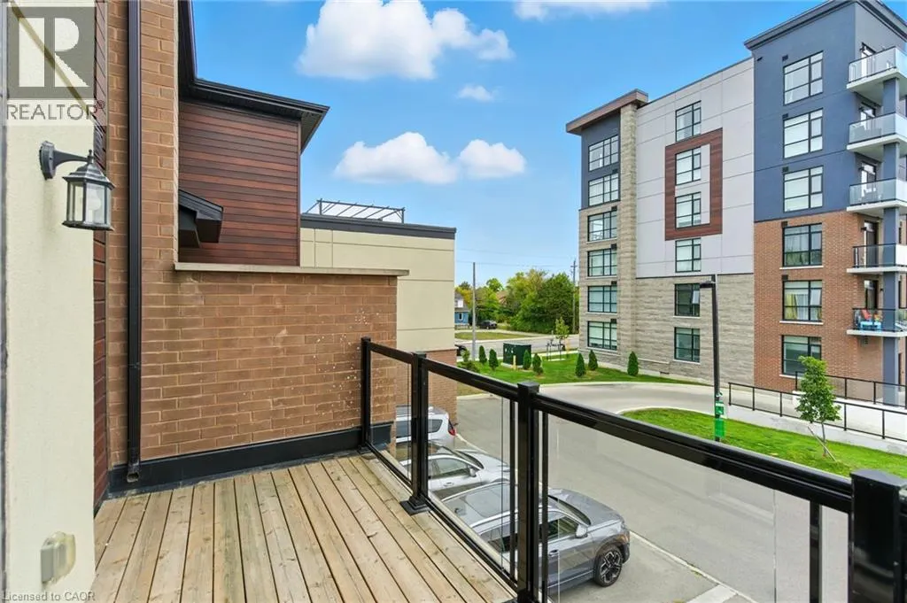 590 NORTH SERVICE Road Unit# 4, #4