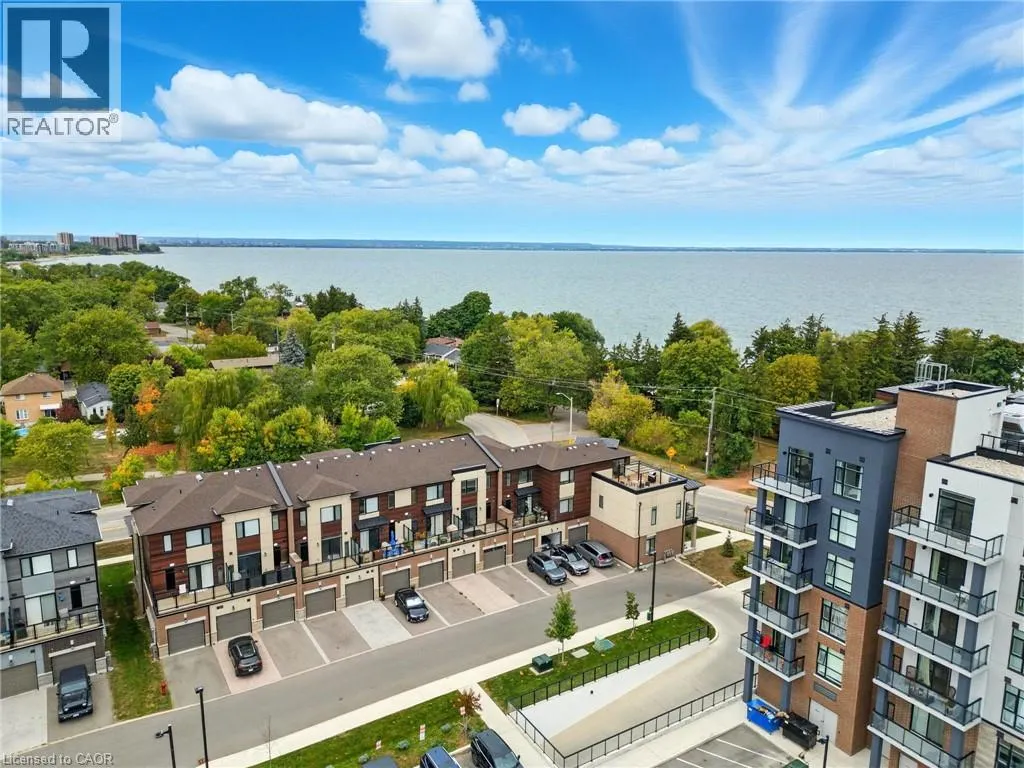 590 NORTH SERVICE Road Unit# 4, #4