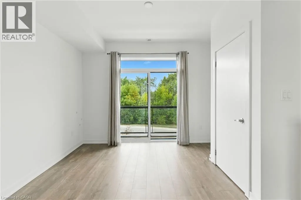 590 NORTH SERVICE Road Unit# 4, #4