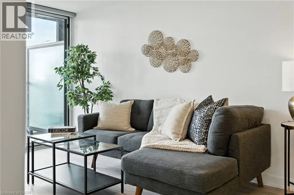 3210 DAKOTA Common Unit# A220, #A220