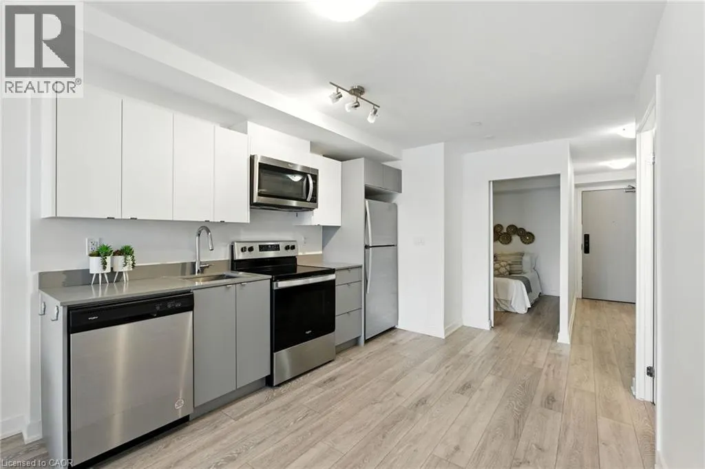 3210 DAKOTA Common Unit# A220, #A220