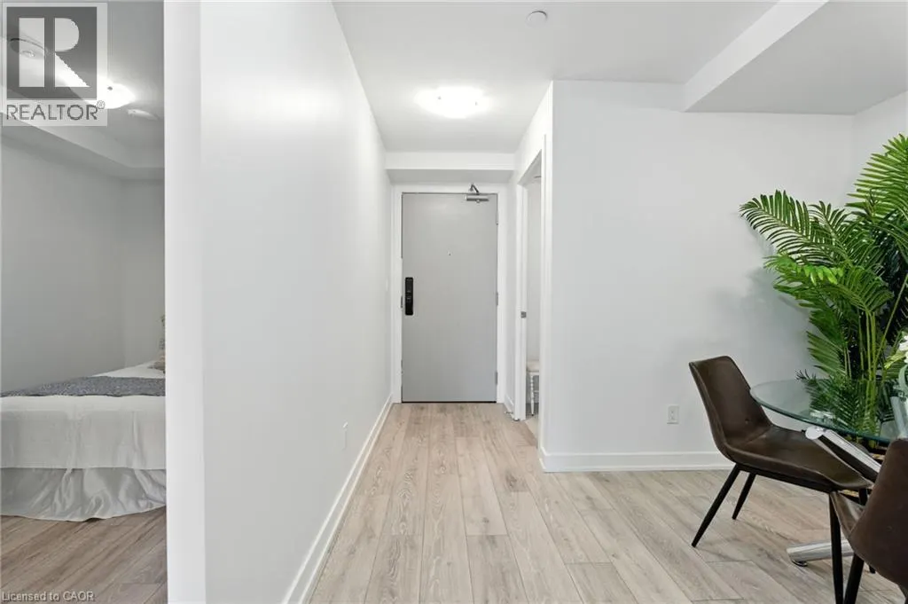 3210 DAKOTA Common Unit# A220, #A220
