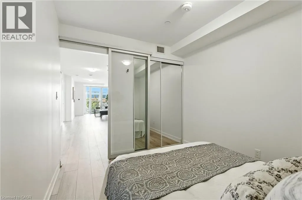3210 DAKOTA Common Unit# A220, #A220