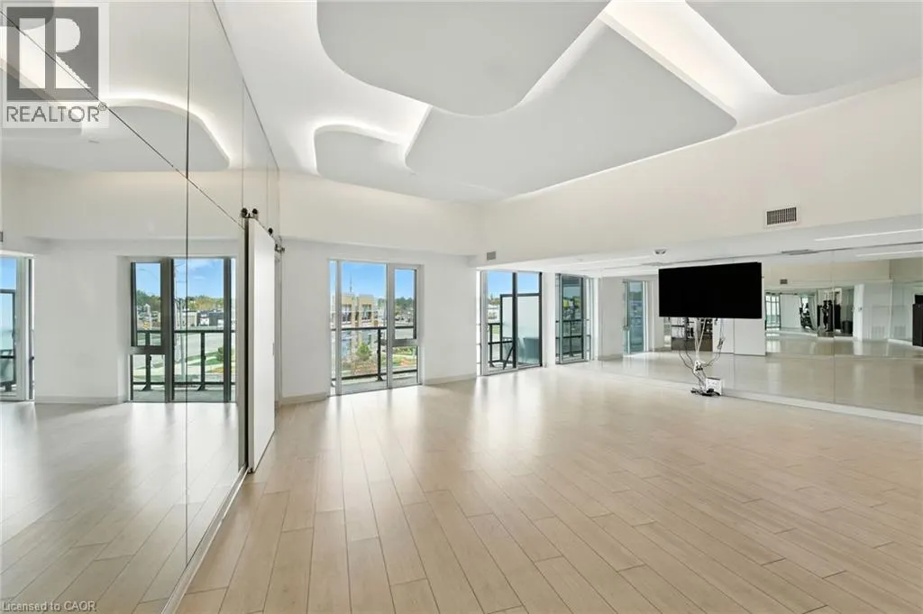 3210 DAKOTA Common Unit# A220, #A220