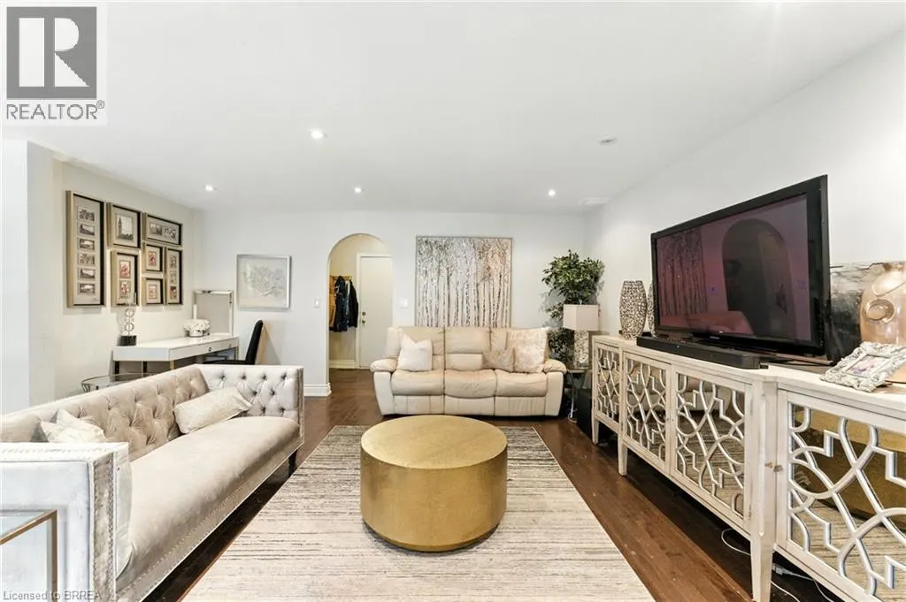 267 MEMORIAL Drive