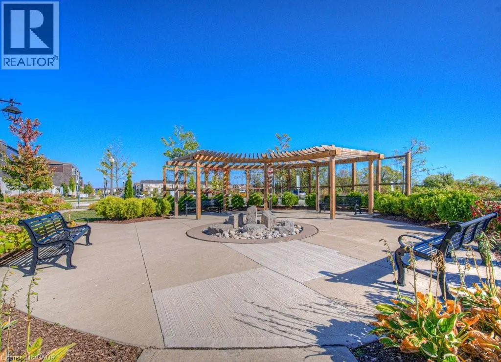 286 TALL GRASS Crescent