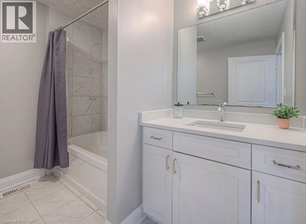 286 TALL GRASS Crescent