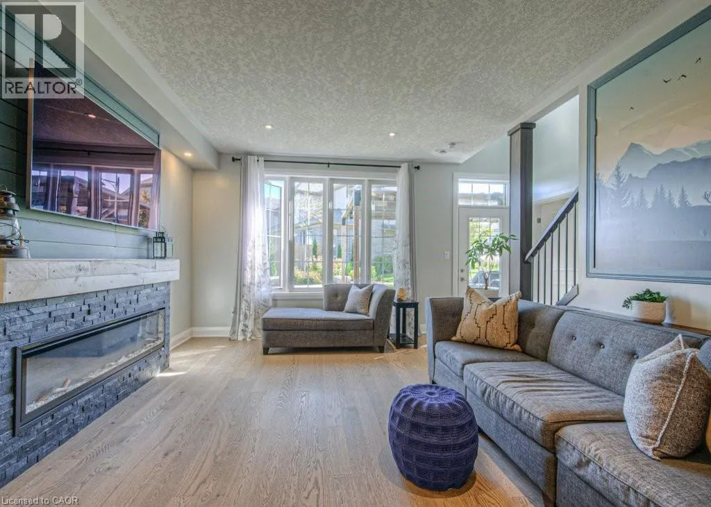 286 TALL GRASS Crescent