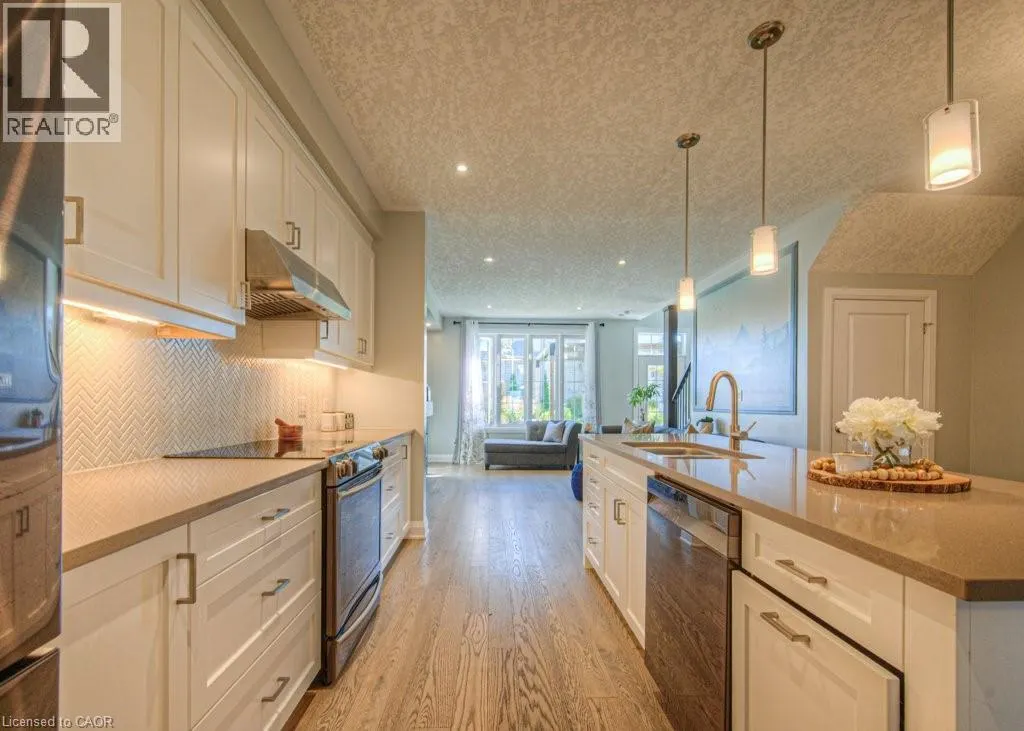 286 TALL GRASS Crescent