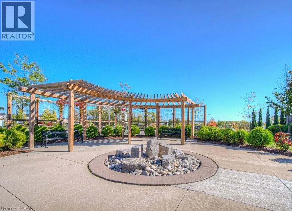 286 TALL GRASS Crescent