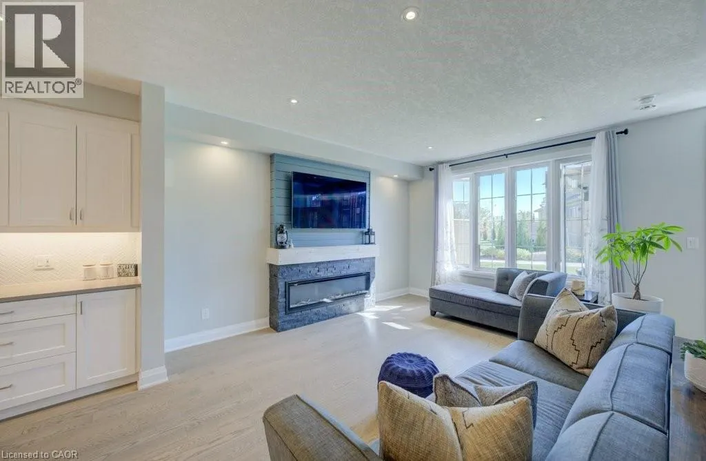 286 TALL GRASS Crescent