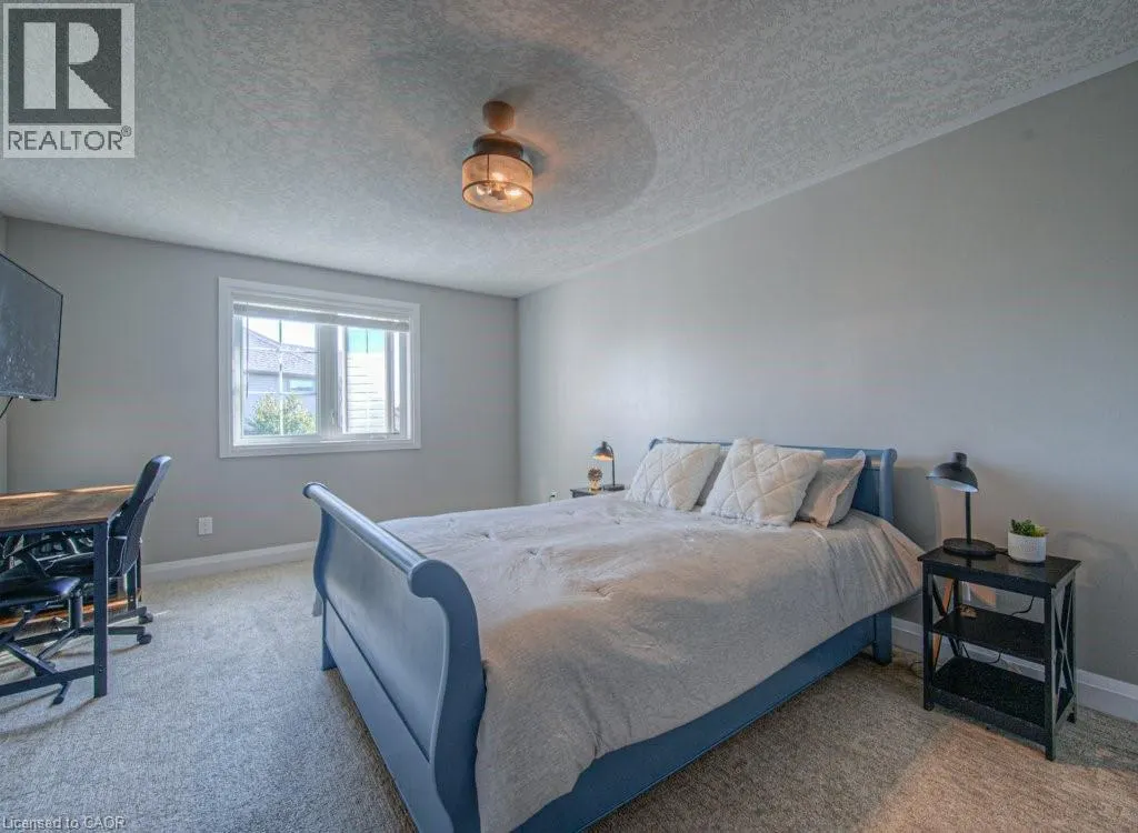 286 TALL GRASS Crescent