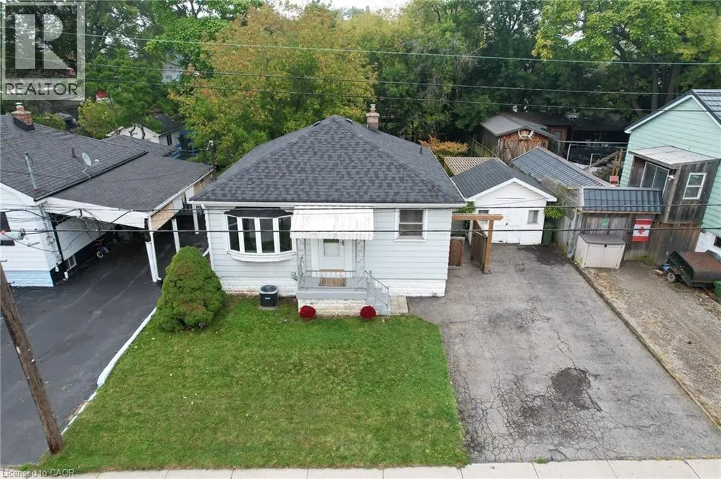 13 DAVID Avenue