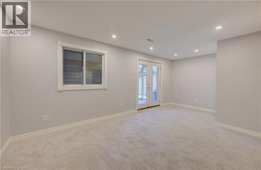 499 OAKVALE Drive Unit# 6, #6