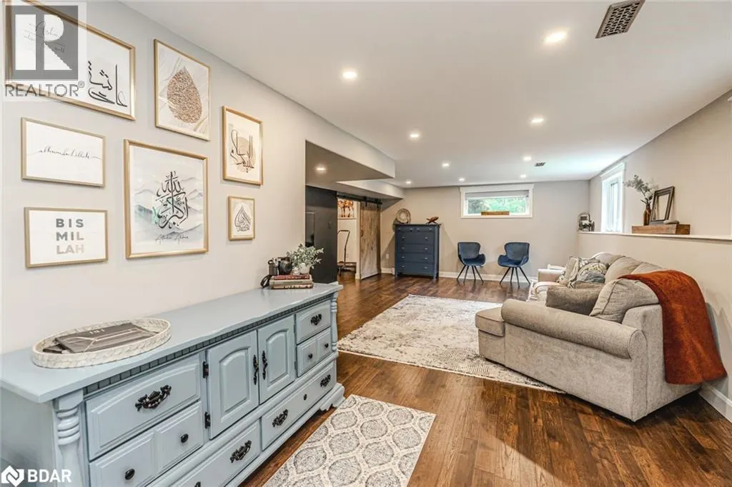 102 HIGHLAND Drive