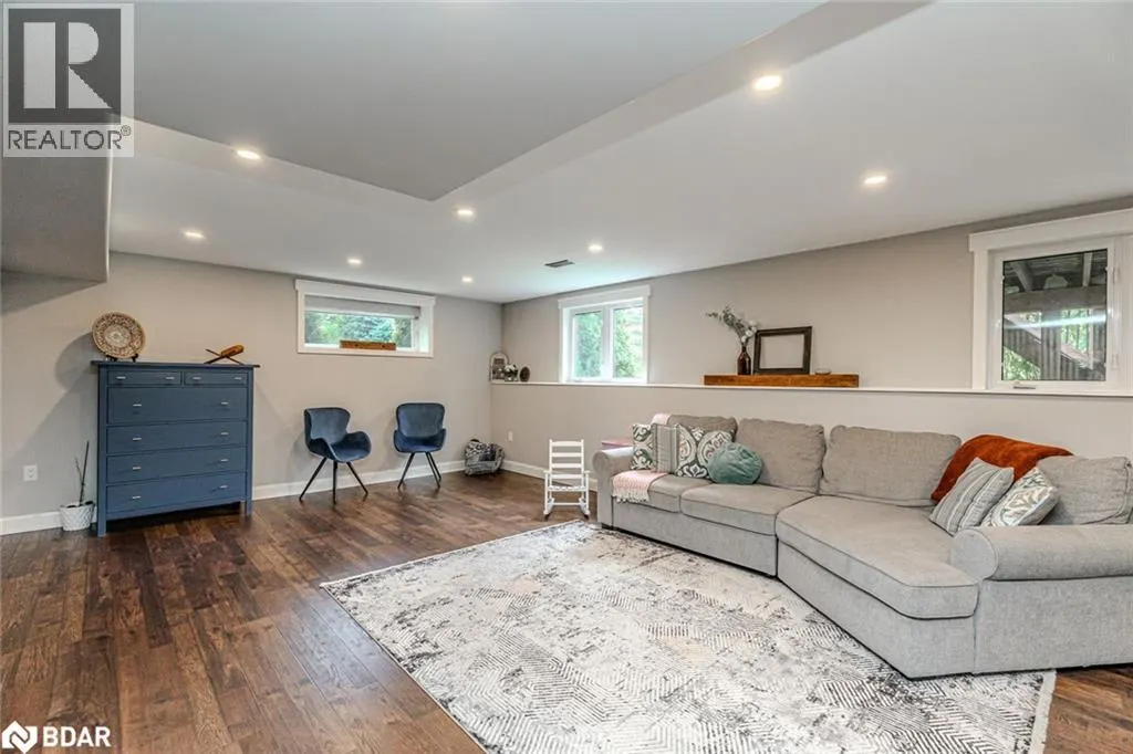 102 HIGHLAND Drive