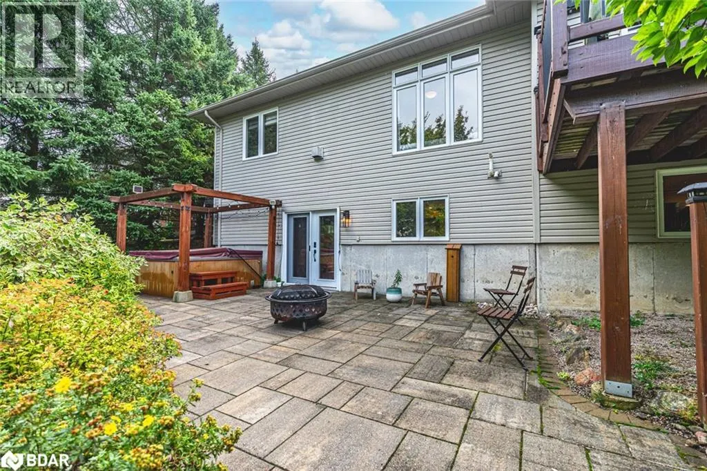 102 HIGHLAND Drive