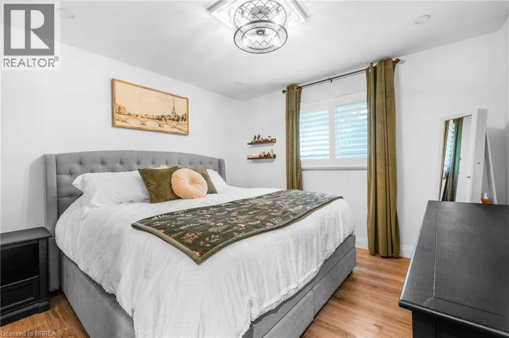 403 OAKHILL Drive