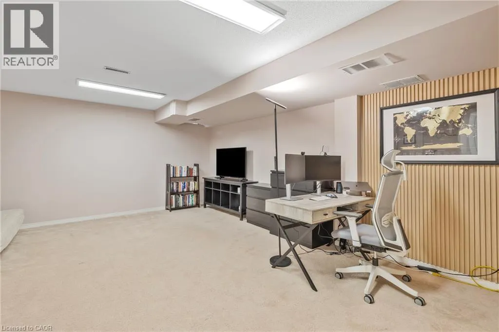 2015 CLEAVER Avenue Unit# 5, #5