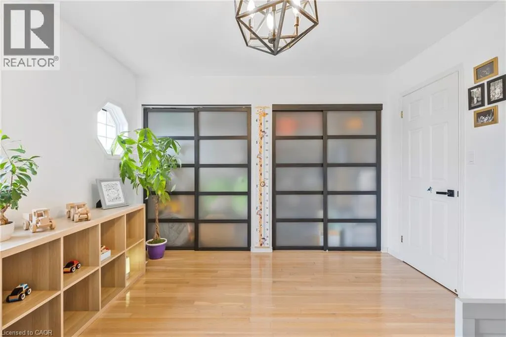 2015 CLEAVER Avenue Unit# 5, #5
