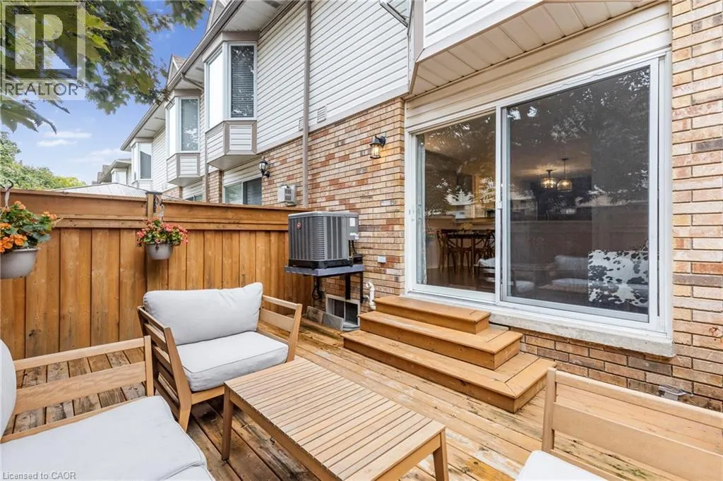 2015 CLEAVER Avenue Unit# 5, #5