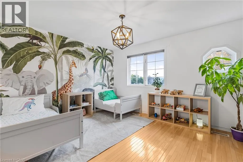2015 CLEAVER Avenue Unit# 5, #5