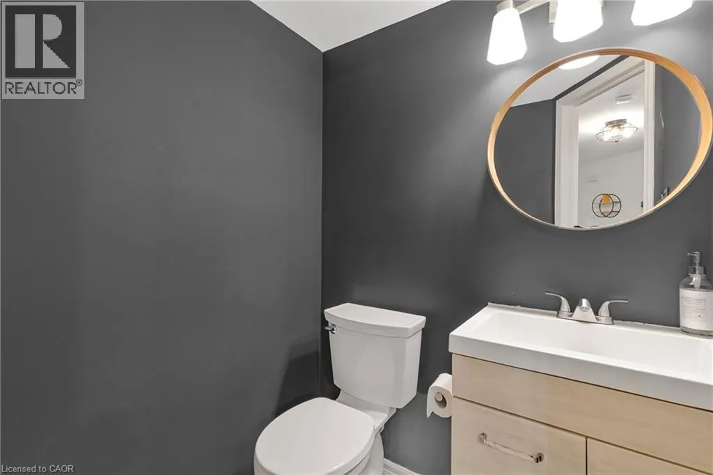 2015 CLEAVER Avenue Unit# 5, #5